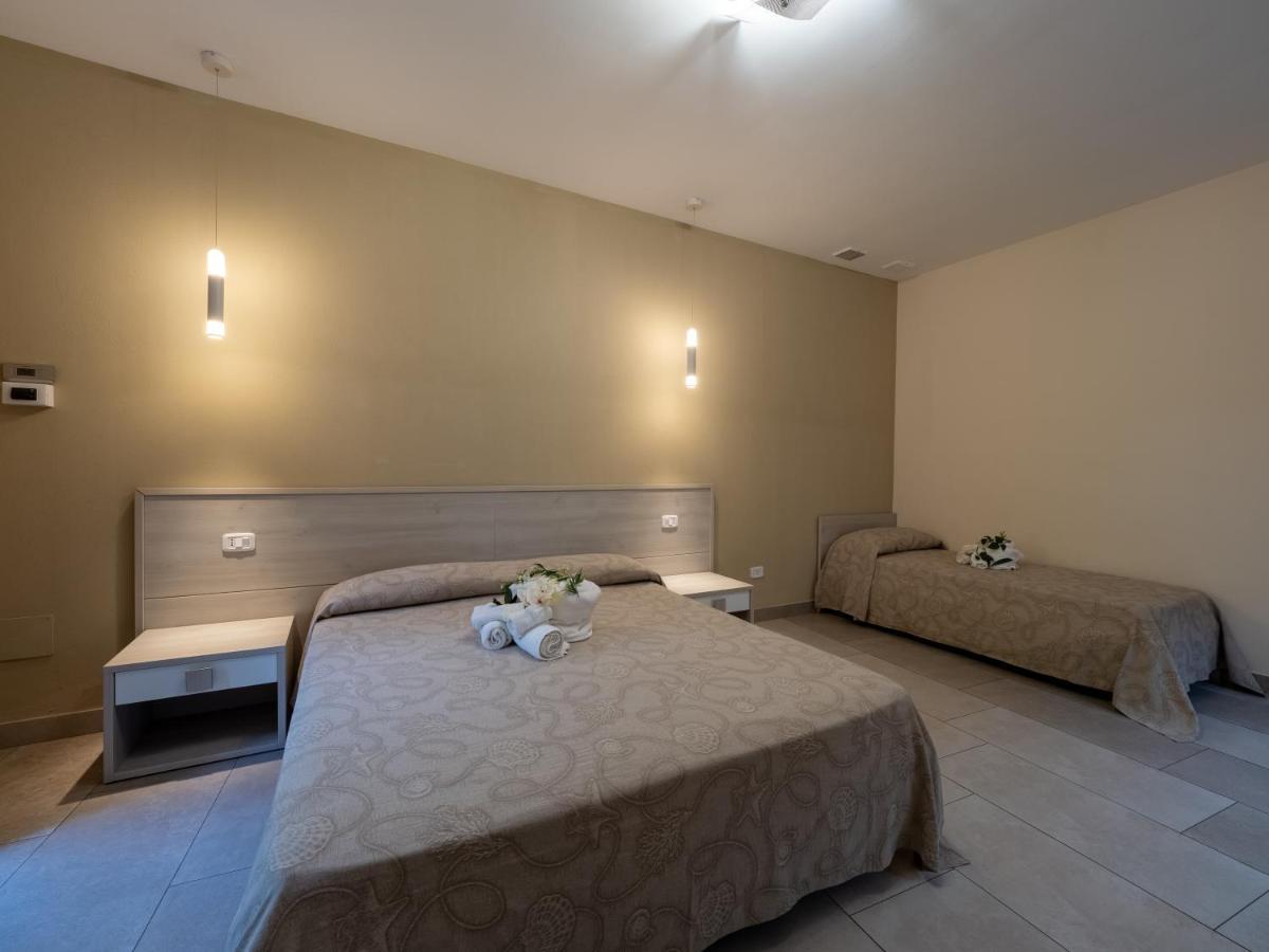B&B Villa Lisa คอริเลียโน กาลาโบร ภายนอก รูปภาพ