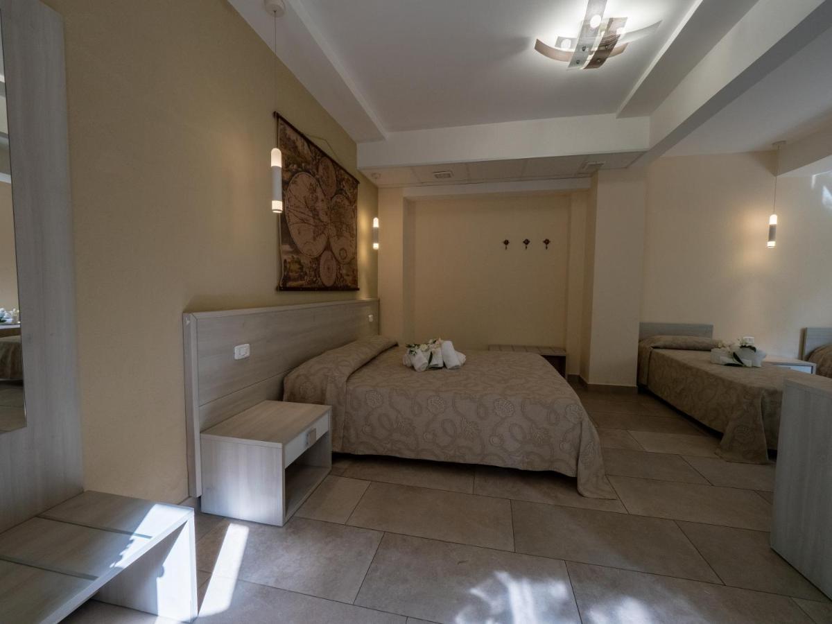 B&B Villa Lisa คอริเลียโน กาลาโบร ภายนอก รูปภาพ